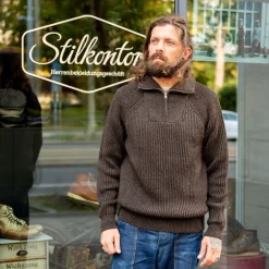 About Companions Pullover>Alpaka-Stricktroyer Nolan Brown