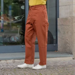 Merz beim Schwanen Hosen></noscript>Chino Bio-Baumwolle Twill 300g Relaxed Fit Chestnut CHINO01