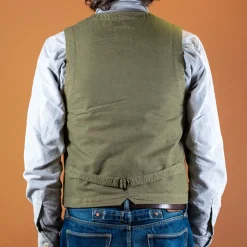 Captain Santors Westen><noscript><img width=