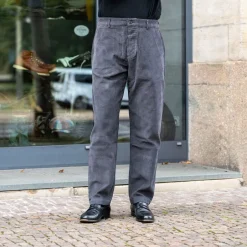 Universal Works Hosen><noscript><img width=