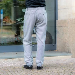 Universal Works Hosen><noscript><img width=